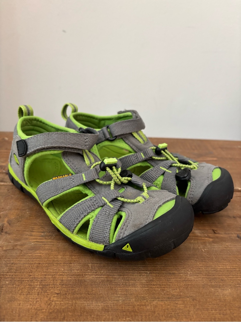 Kids Keen Sea Camp Lightweight Grey and Lime Green Outdoor Sandals Size 3